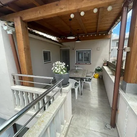 Cal Robert Apartment